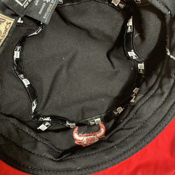 Chicago Bulls New Era Hardwood Classics Bucket Hat Black / Red Sz LARGE - Picture 8 of 9